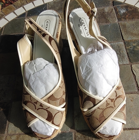 NEW AUTHENTIC VINTAGE COACH SIGNATURE C WEDGE SHOES SIZES 8 & 11 - Picture 16 of 16